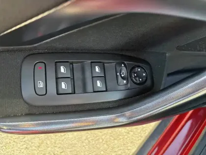 Photo 62 Peugeot 2008  1.2 PureTech 130ch S&S BVM6