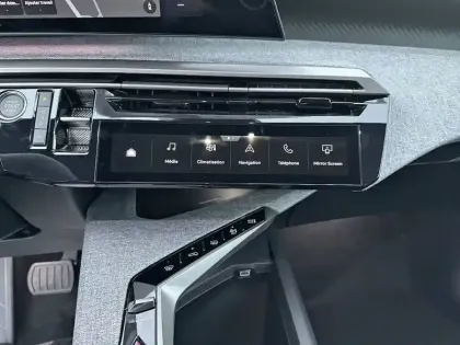 Photo 38 Peugeot 3008  Hybrid 145 e-DCS6