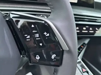 Photo 44 Peugeot 3008  Hybrid 145 e-DCS6