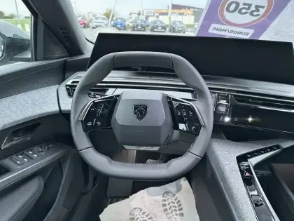 Photo 32 Peugeot 3008  Hybrid 145 e-DCS6