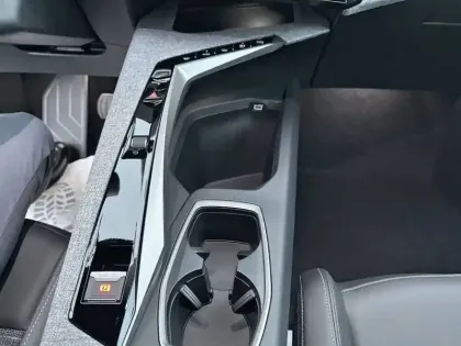 Photo 70 Peugeot 3008  Hybrid 145 e-DCS6