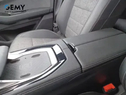 Photo 17 Renault Espace  E-Tech full hybrid 200 GSR2