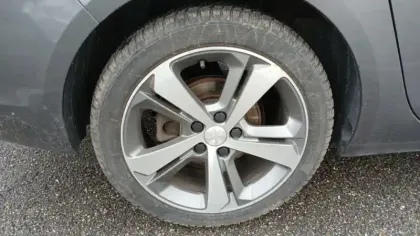 Photo 25 Peugeot 308  SW PureTech 130ch S&S BVM6