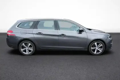 Photo 18 Peugeot 308  SW PureTech 130ch S&S BVM6