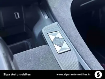 Photo 192 DS DS 7 DS7 Crossback Hybride E-Tense 225 EAT8