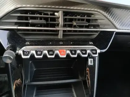 Photo 16 Peugeot 208  100 S&S BVM6