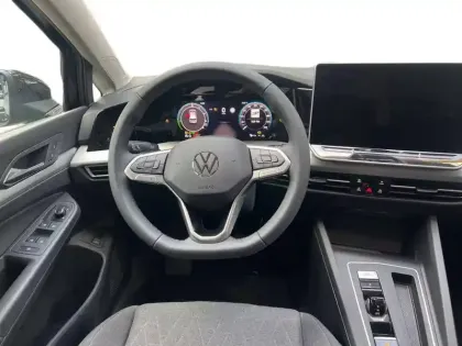 Photo 5 Volkswagen Golf  1.5 eHybrid 204 DSG6