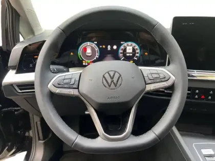 Photo 14 Volkswagen Golf  1.5 eHybrid 204 DSG6