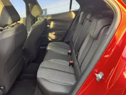 Photo 41 Peugeot 2008  PureTech 100 S&S BVM6