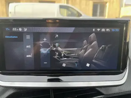 Photo 14 Peugeot 2008  PureTech 100 S&S BVM6