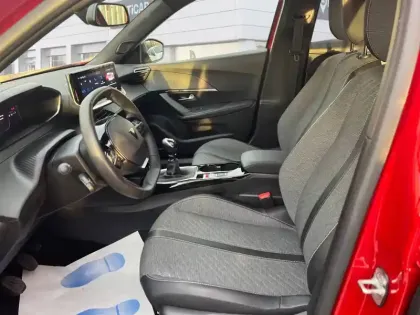 Photo 40 Peugeot 2008  PureTech 100 S&S BVM6