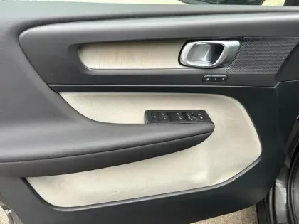 Photo 21 Volvo Xc40  D3 AWD AdBlue 150 ch Geartronic 8