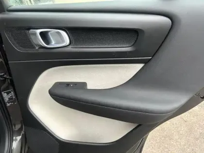 Photo 26 Volvo Xc40  D3 AWD AdBlue 150 ch Geartronic 8