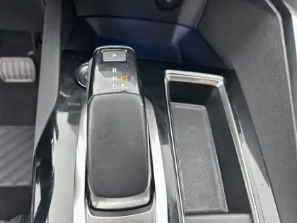 Photo 13 Peugeot 3008  Hybrid 225 e-EAT8