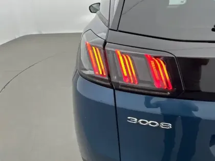 Photo 16 Peugeot 3008  Hybrid 225 e-EAT8