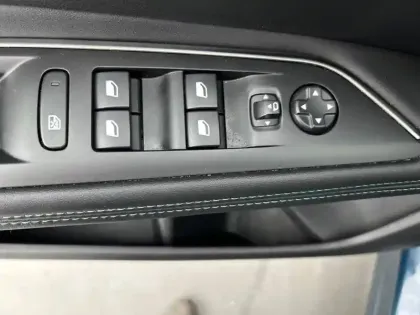 Photo 19 Peugeot 3008  Hybrid 225 e-EAT8