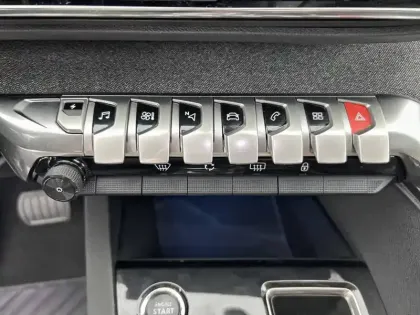 Photo 28 Peugeot 3008  Hybrid 225 e-EAT8