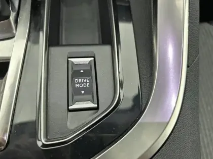 Photo 27 Peugeot 3008  Hybrid 225 e-EAT8