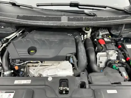 Photo 31 Peugeot 3008  Hybrid 225 e-EAT8