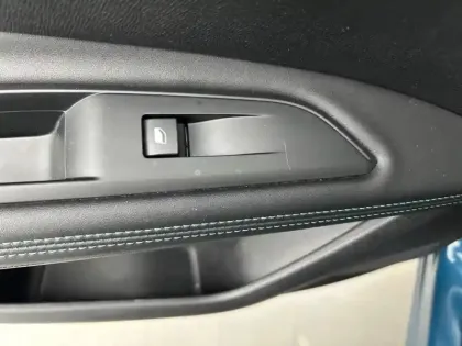 Photo 18 Peugeot 3008  Hybrid 225 e-EAT8