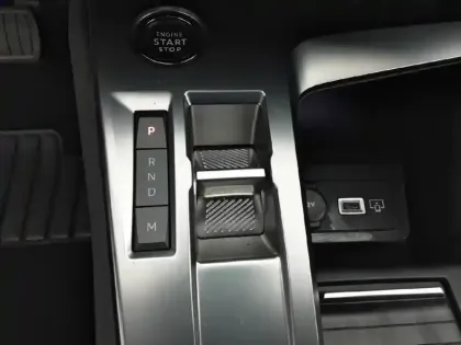 Photo 13 Peugeot 308  SW PureTech 130ch S&S EAT8