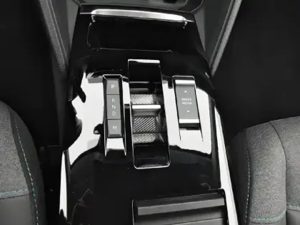 Photo 13 Citroën C4  PureTech 130 EAT8