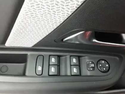 Photo 22 Citroën C4  PureTech 130 EAT8