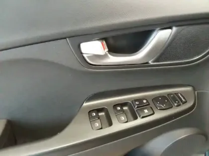 Photo 21 Hyundai Kona  Electrique 39 kWh - 136 ch