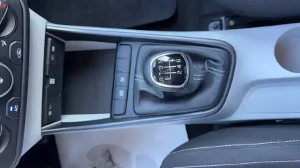 Photo 8 Hyundai I20  1.0 T-GDi 100 Hybrid 48V