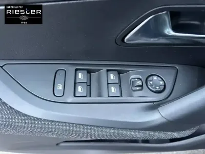 Photo 42 Peugeot 2008  100 S&S BVM6