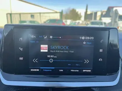 Photo 56 Peugeot 208  BlueHDi 100 S&S BVM6