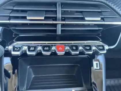 Photo 61 Peugeot 208  BlueHDi 100 S&S BVM6