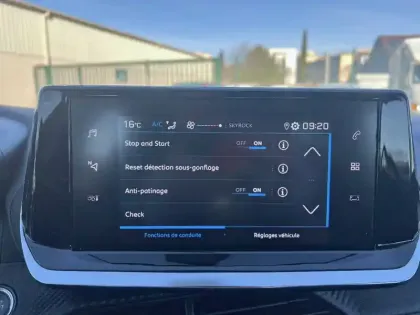 Photo 38 Peugeot 208  BlueHDi 100 S&S BVM6