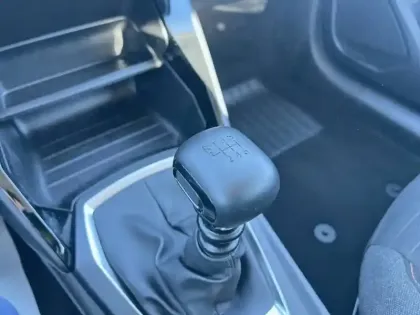 Photo 40 Peugeot 208  BlueHDi 100 S&S BVM6