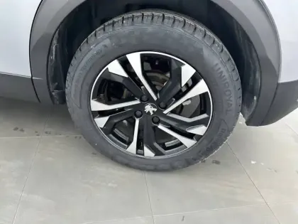 Photo 12 Peugeot 2008  BlueHDi 130 S&S EAT8