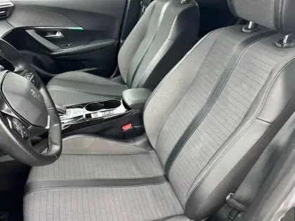 Photo 10 Peugeot 2008  BlueHDi 130 S&S EAT8