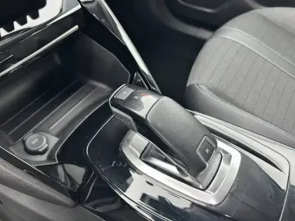 Photo 57 Peugeot 2008  BlueHDi 130 S&S EAT8