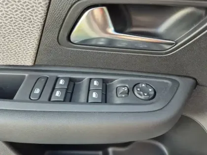 Photo 19 Citroën C4 e- X 156 ch autonomie etendue  Automatique