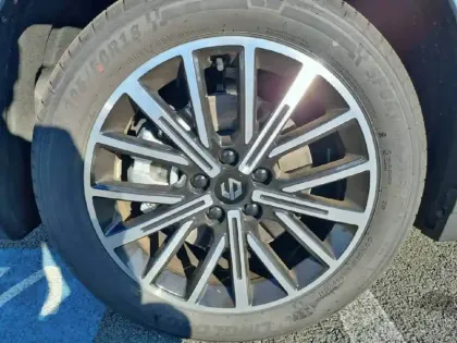 Photo 12 Leapmotor B10  BEV 67.1 kWh - 160 kW