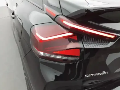 Photo 16 Citroën C4 e- 136 ch Automatique