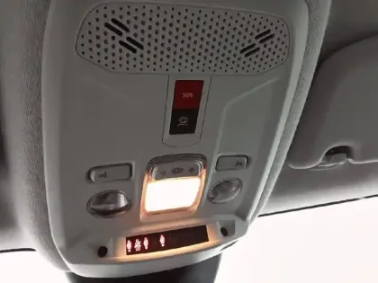 Photo 20 Citroën C4 e- 136 ch Automatique