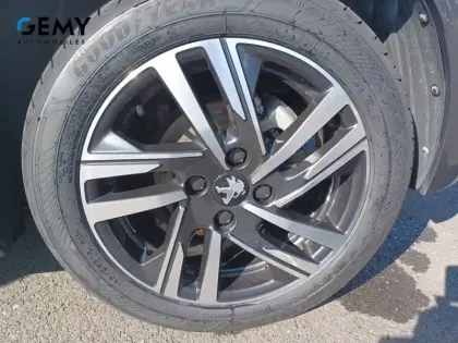 Photo 44 Peugeot 208  PureTech 100 S&S EAT8