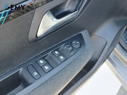 Photo 28 Peugeot 208 Gén. II Ph1 NG Style 5