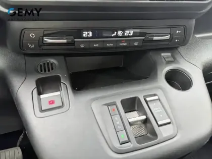 Photo 17 Citroën Berlingo e- Taille M 136 ch 100 kWh Automatique