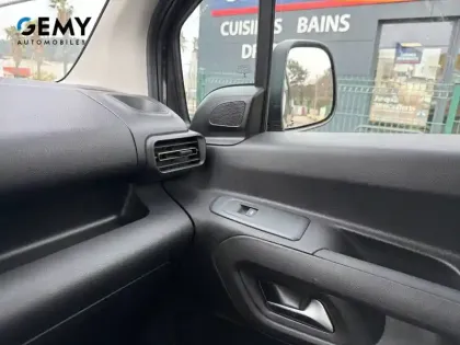 Photo 18 Citroën Berlingo e- Taille M 136 ch 100 kWh Automatique