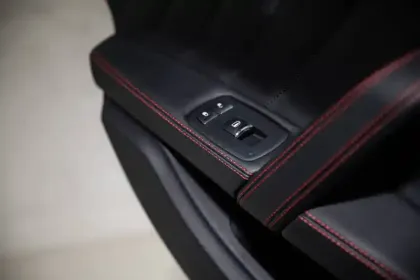 Photo 28 Maserati Ghibli  3.0 V6 Bi-Turbo 350