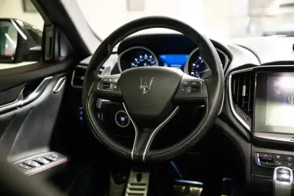 Photo 9 Maserati Ghibli  3.0 V6 Bi-Turbo 350