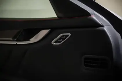 Photo 25 Maserati Ghibli  3.0 V6 Bi-Turbo 350