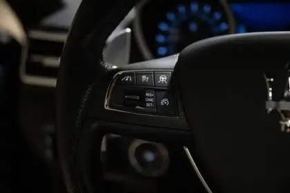 Photo 22 Maserati Ghibli  3.0 V6 Bi-Turbo 350