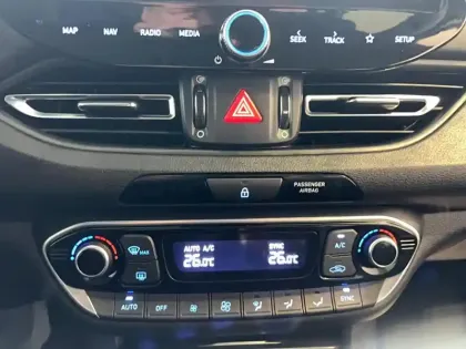 Photo 20 Hyundai I30  SW 1.0 T-GDi 120 iBVM6 Hybrid 48V